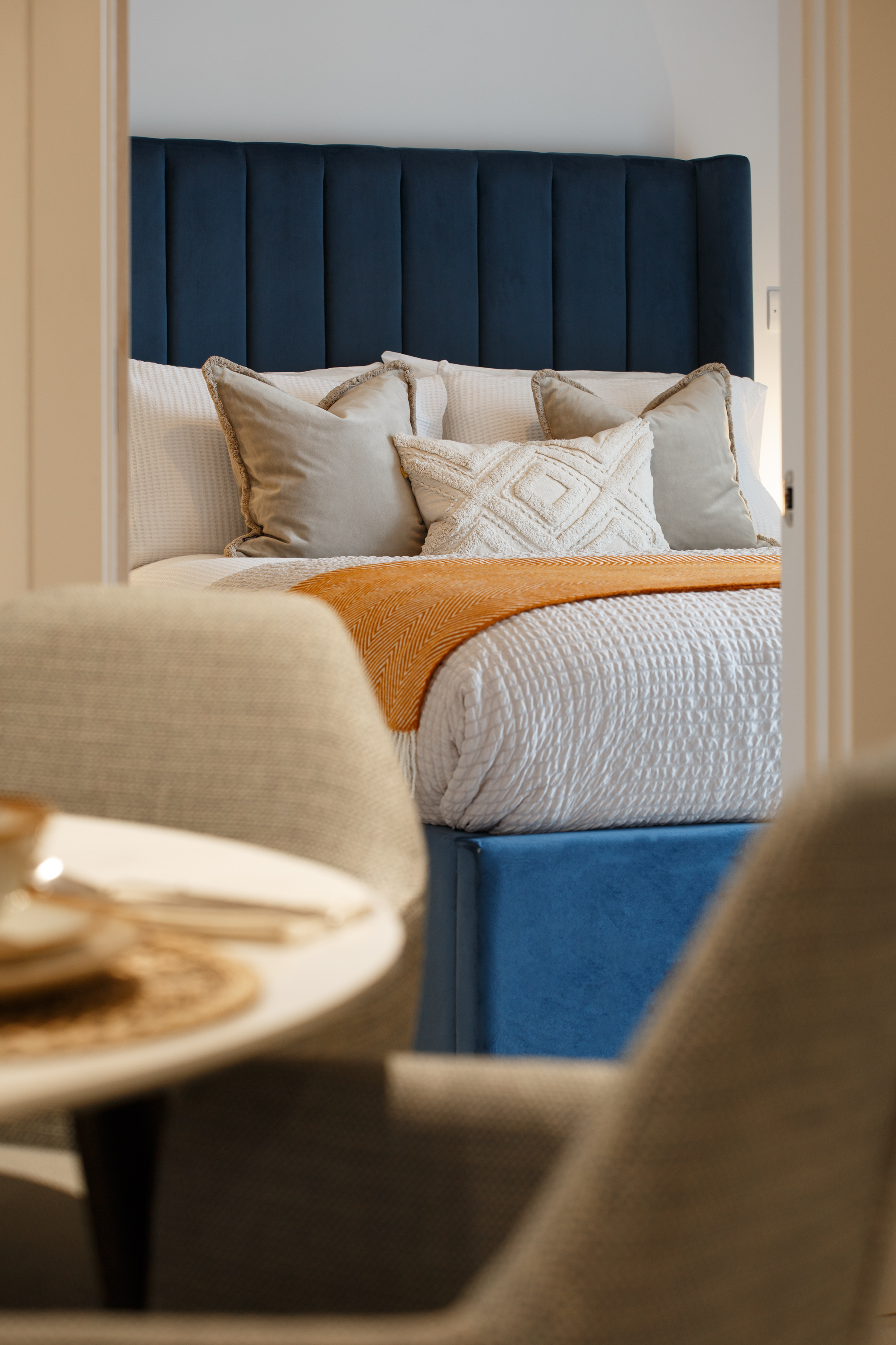 double bed, side tables and lamps