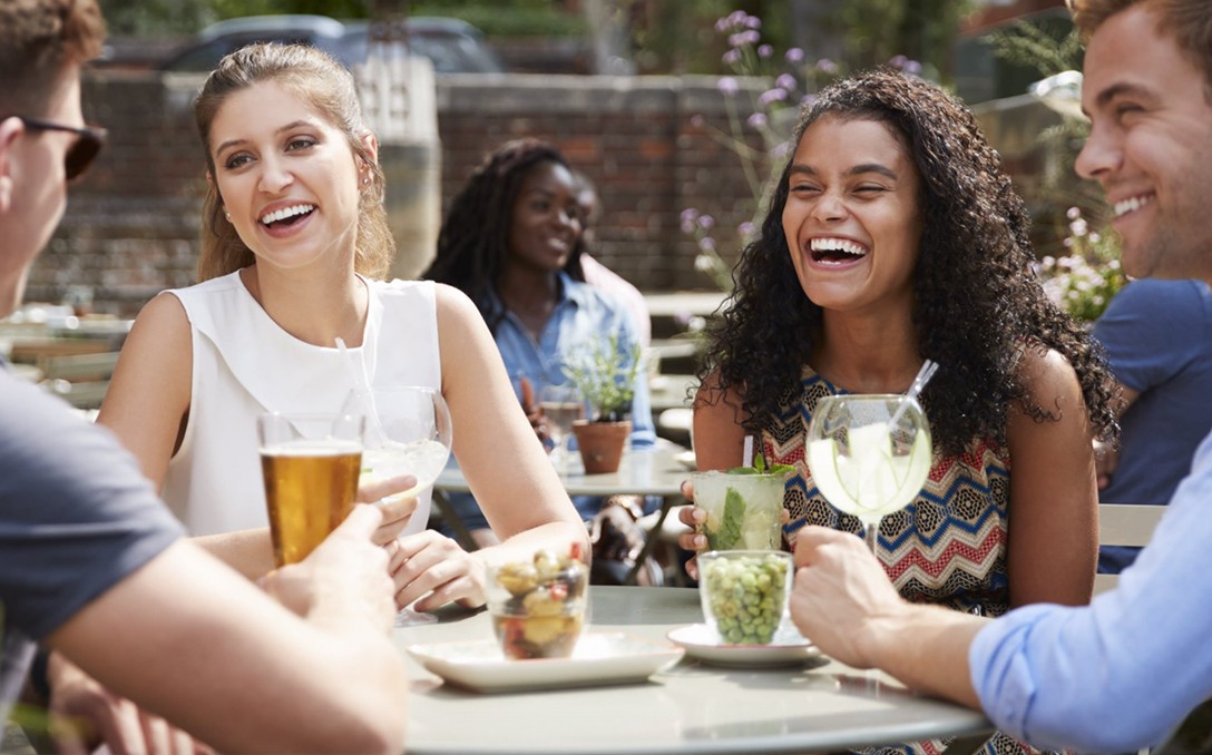 Golden Fleece E12 pubs with outside seating east london