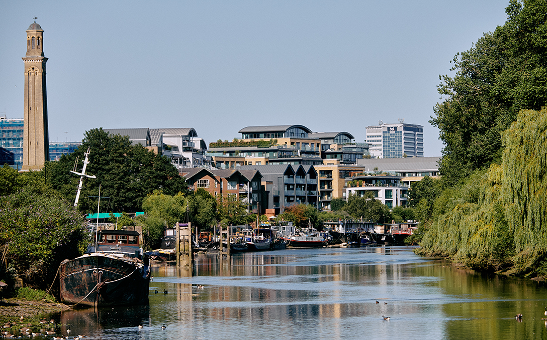 river brent kew south london